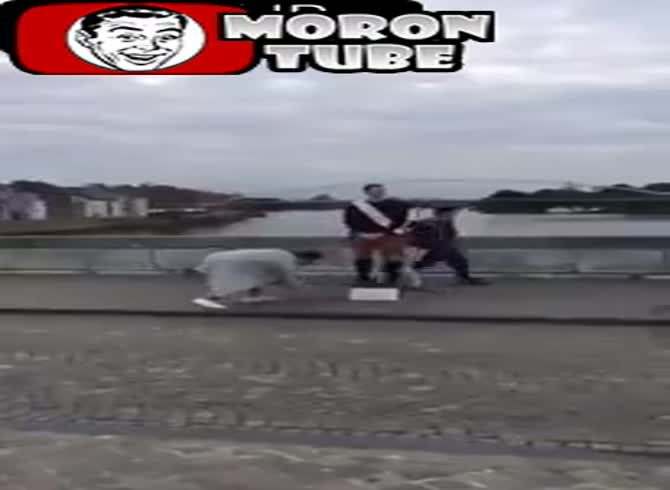 Video :A guy flaunts his enormous penis for money